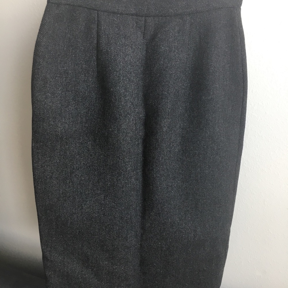 Authentic Brand New Wool Prada skirts, size42 - Picture 5 of 8